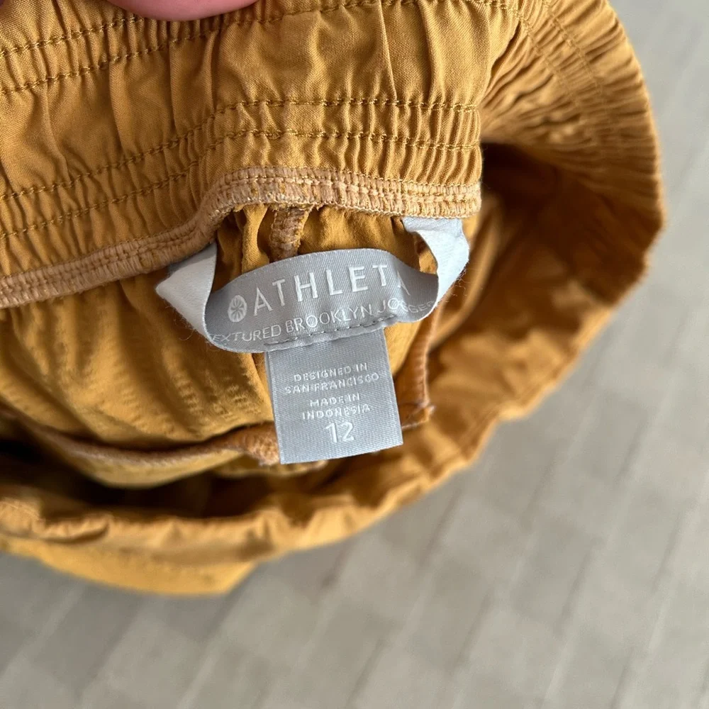 Athleta Textured Brooklyn Jogger Pant in Marigold - Picture 8 of 13